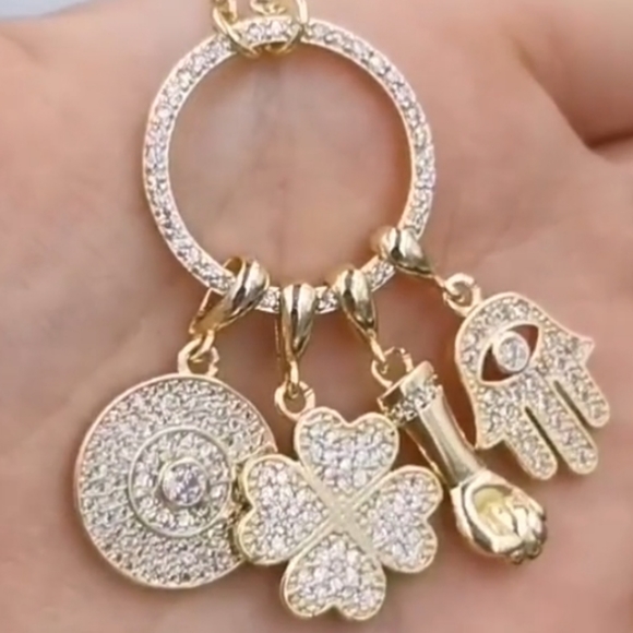 Lucky Clover / Hamsa Hand necklace - Picture 3 of 4